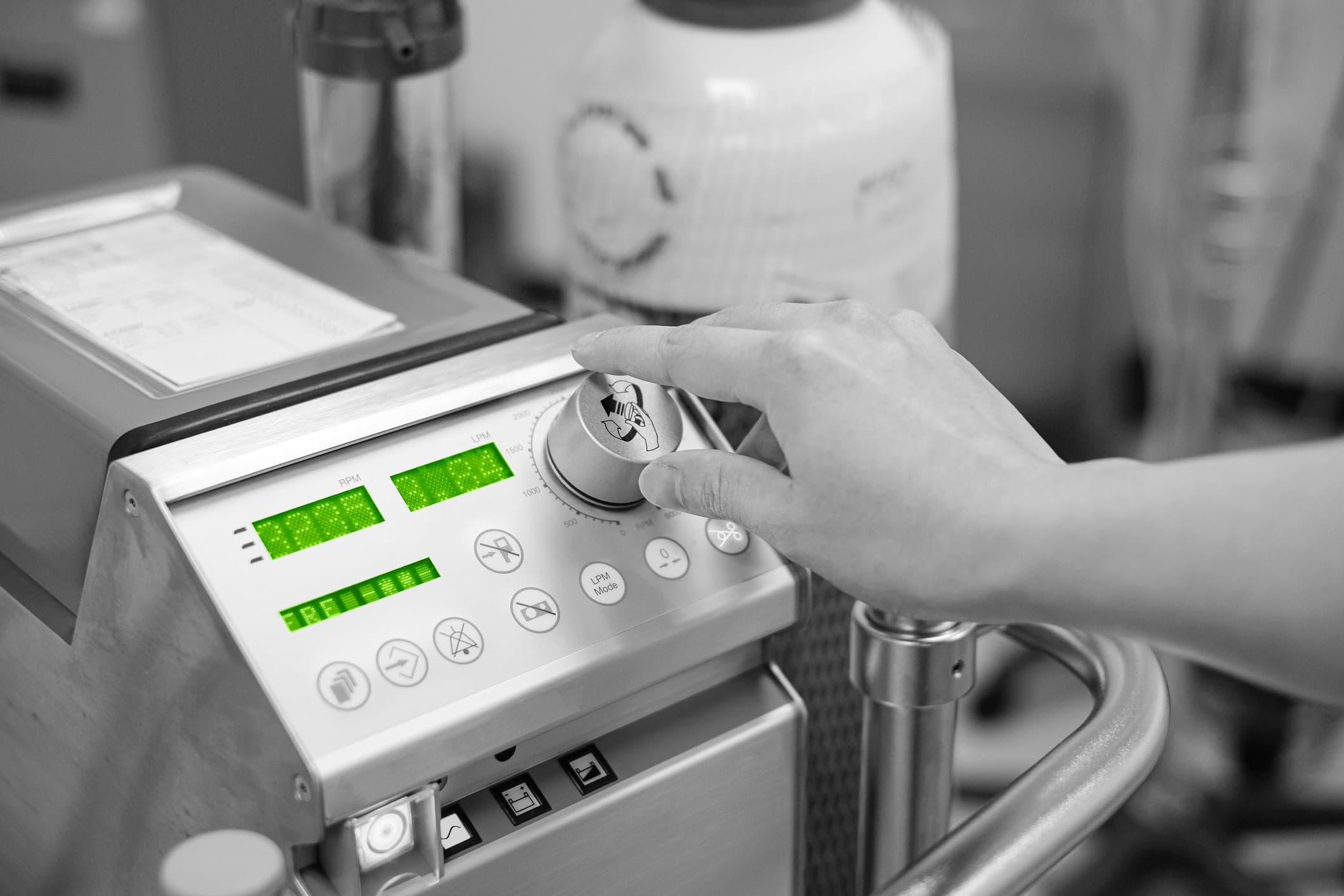 ECMO treatment device